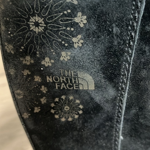 The North Face lace up boot size 7.5 - Picture 2 of 7